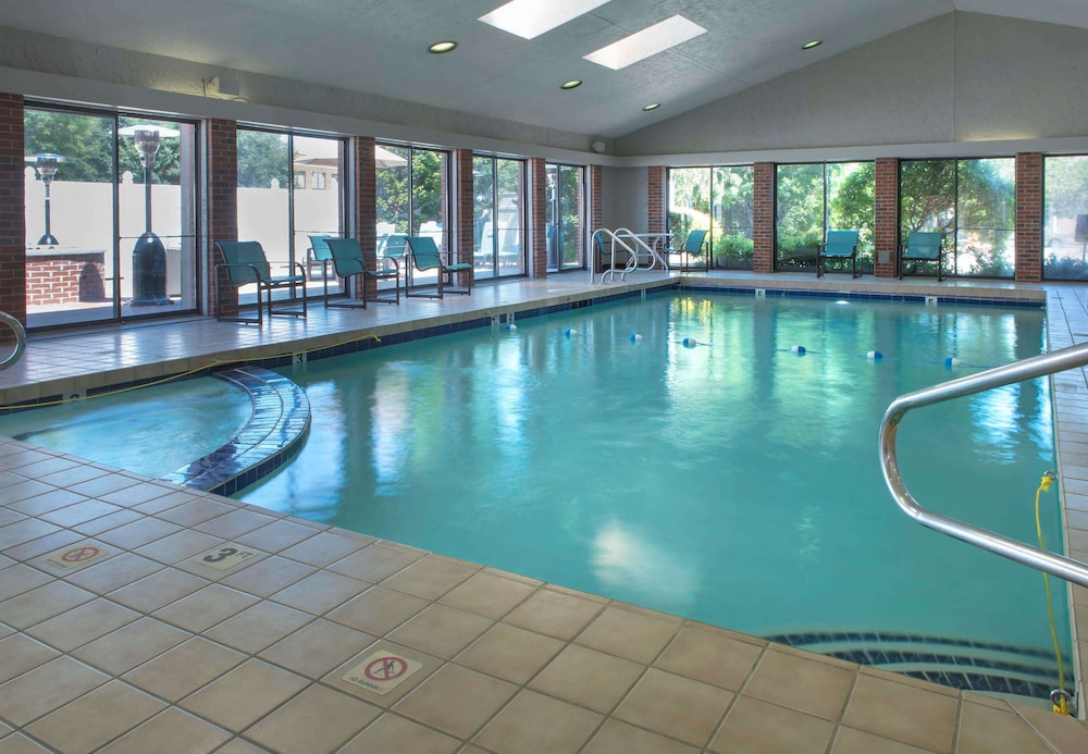 swimming pool spa