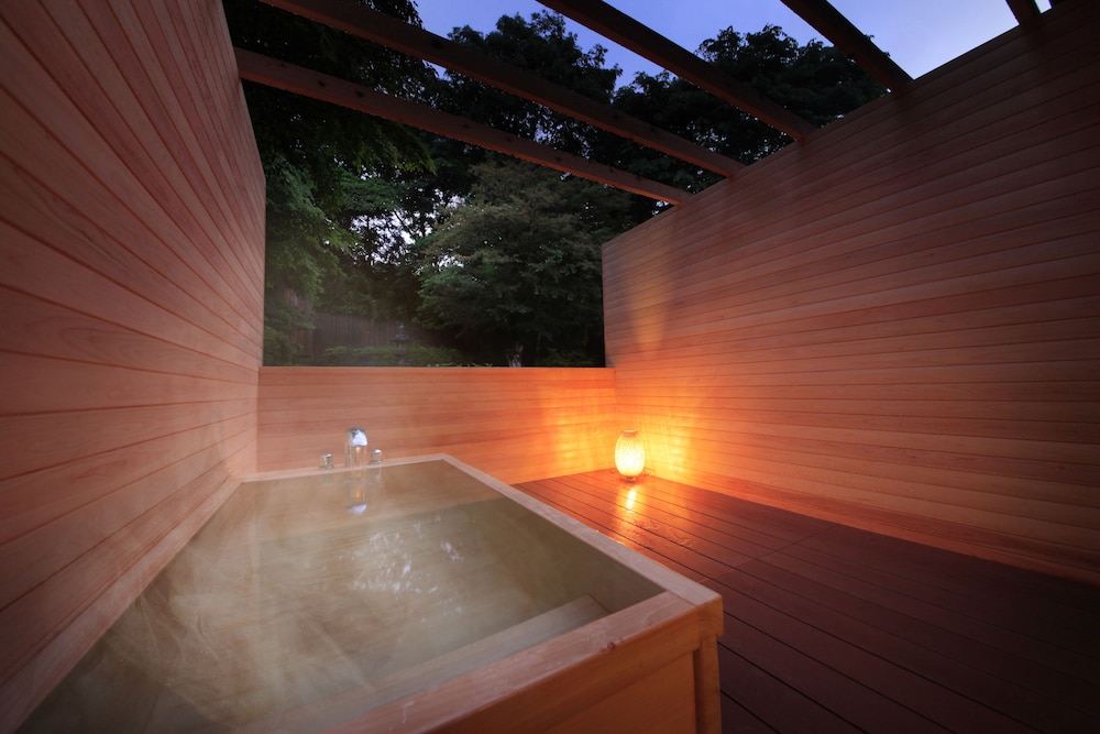Hakone Fuga - Adults Only 24/50