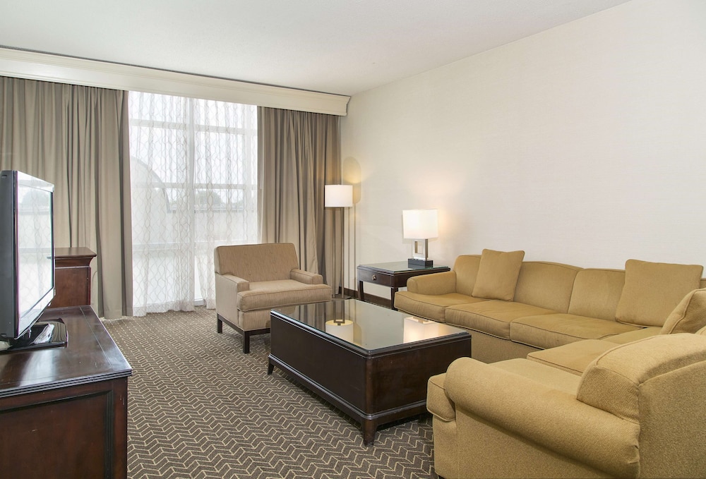 Doubletree Suites By Hilton Lexington 43/78