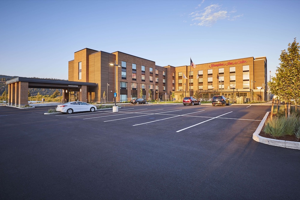 Hampton Inn and Suites Hood River 1/55