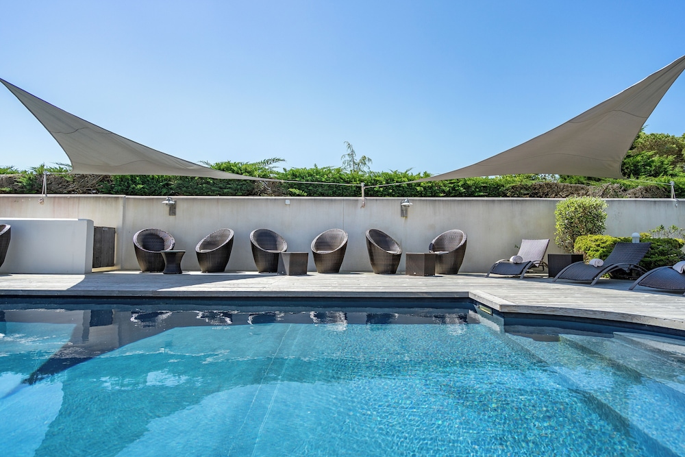 HOTEL RESTAURANT & SPA(FORMERLY PLAISIR PLAISIR) 2/50