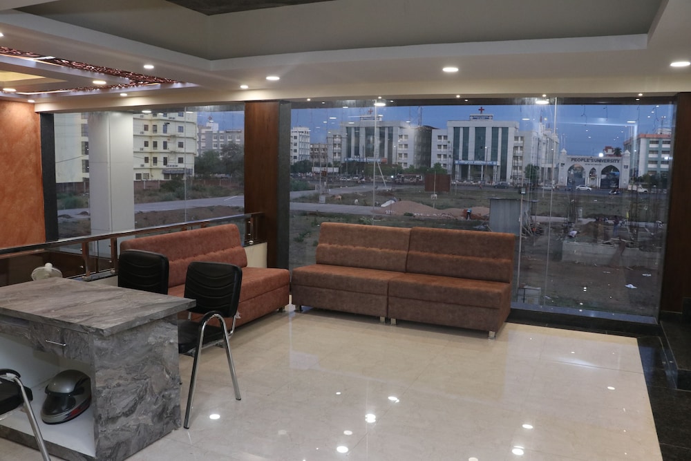 Hotel Dayal Paradise 5/26
