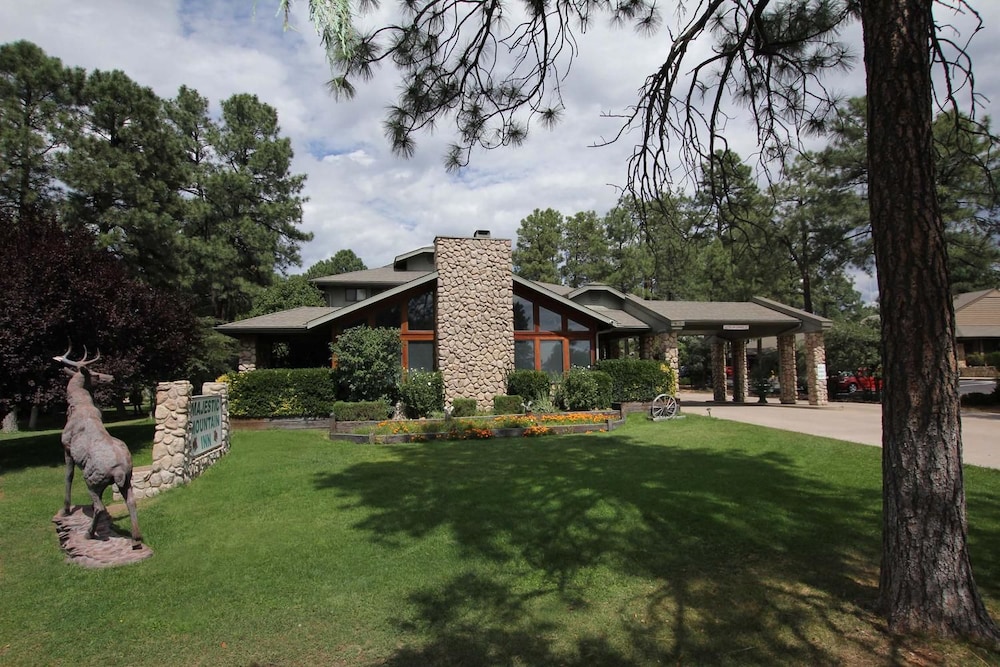 Majestic Mountain Inn 67/68