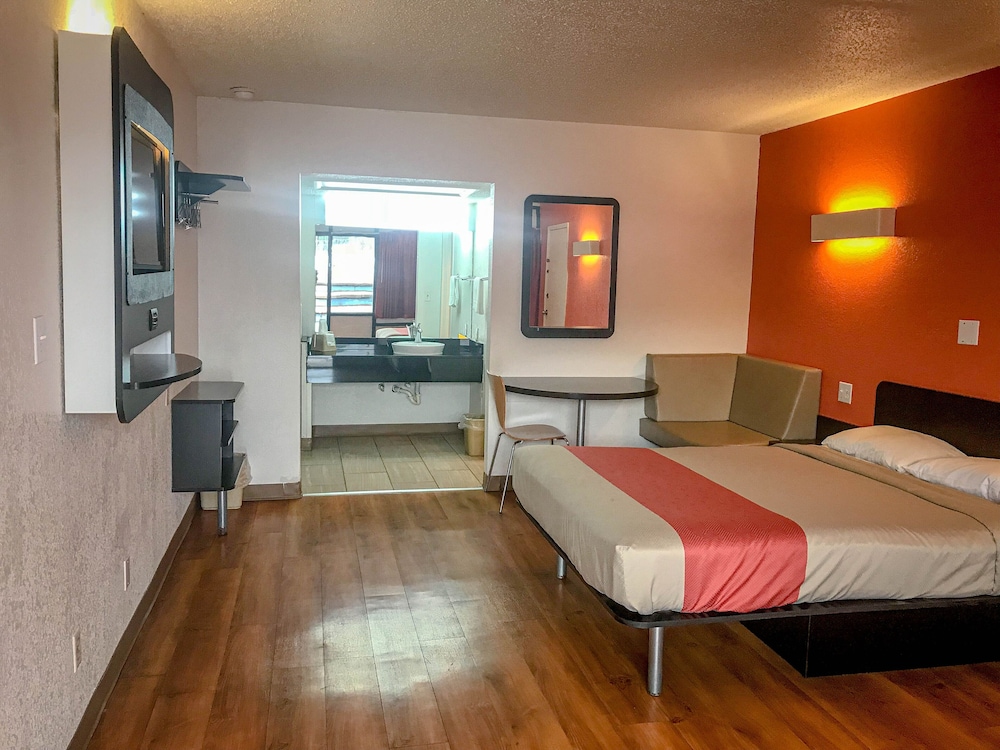 Motel6 Sallisaw, OK 11/38
