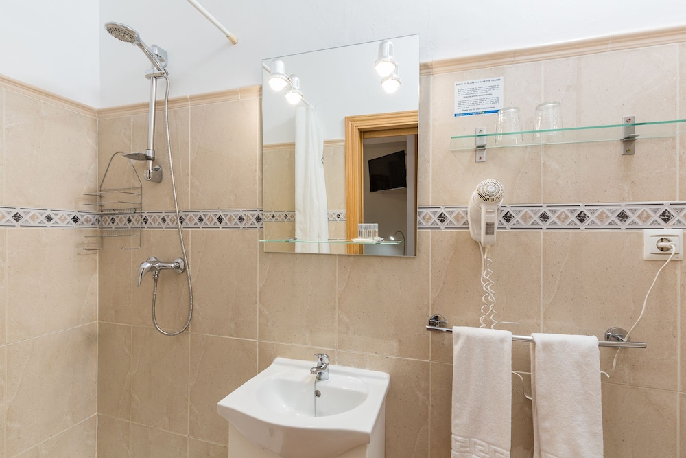 Hostal Guadalupe 50/50