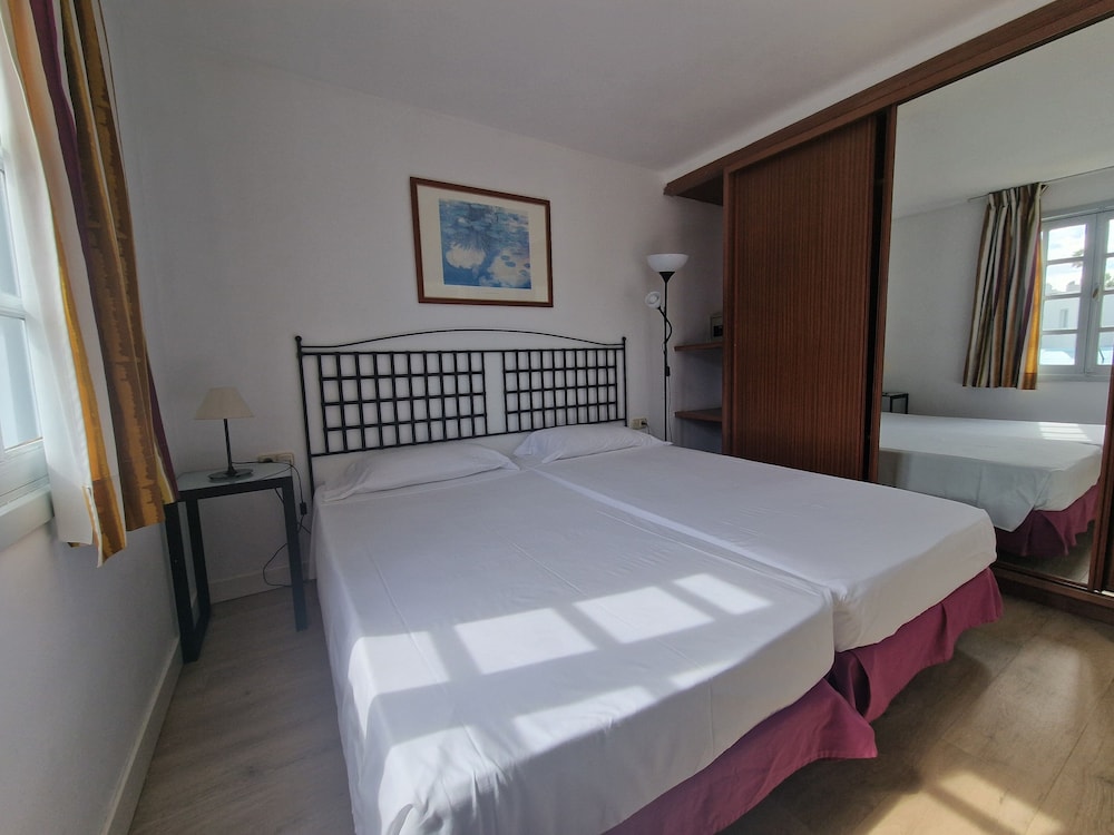 Room at Fuentepark Apartments, CORRALEJO