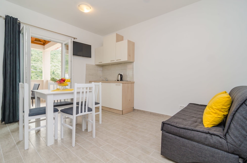 Apartments Villa Dadic 32/70