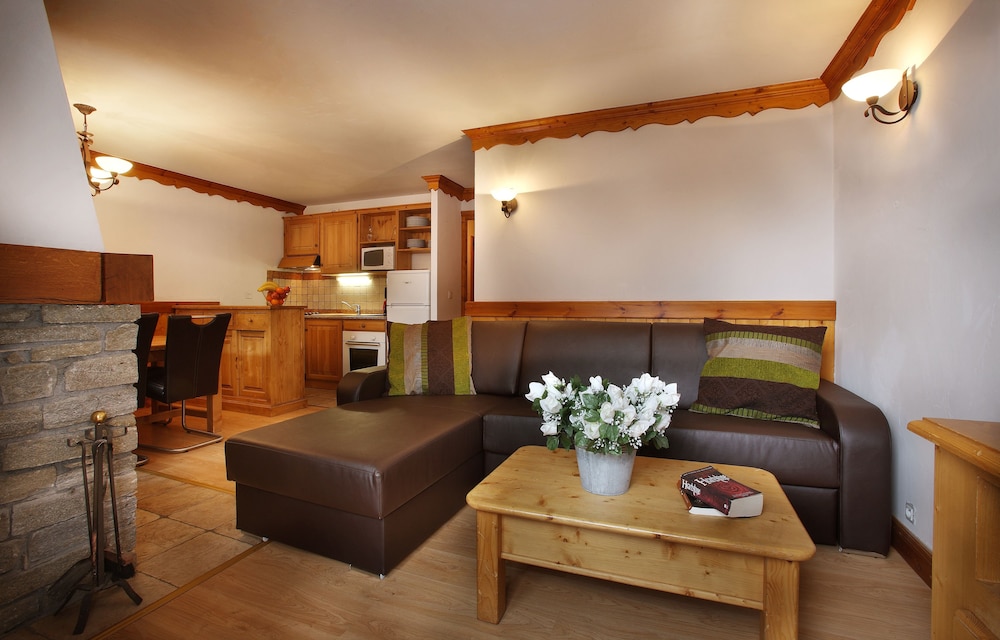 Chalet des Neiges - Oz en Oisans(Sat arr/dep only 26/50