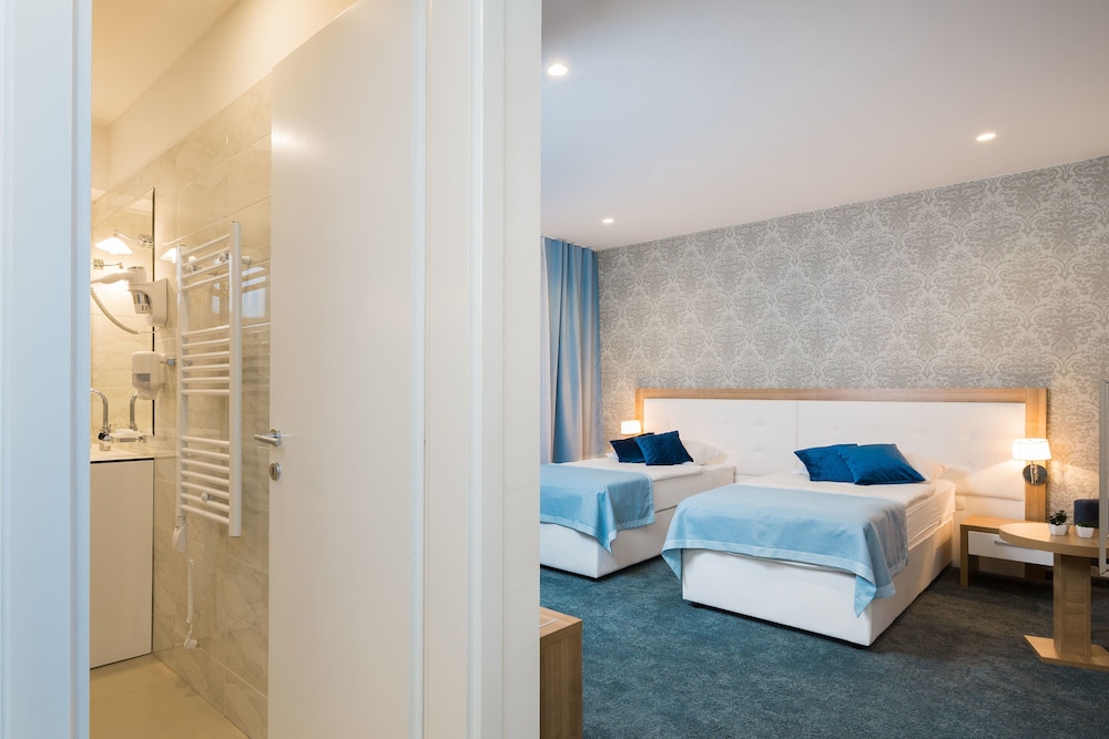 Hotel Corner 22/58