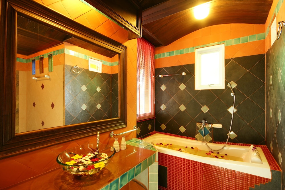 Sea Breeze Resort 63/68