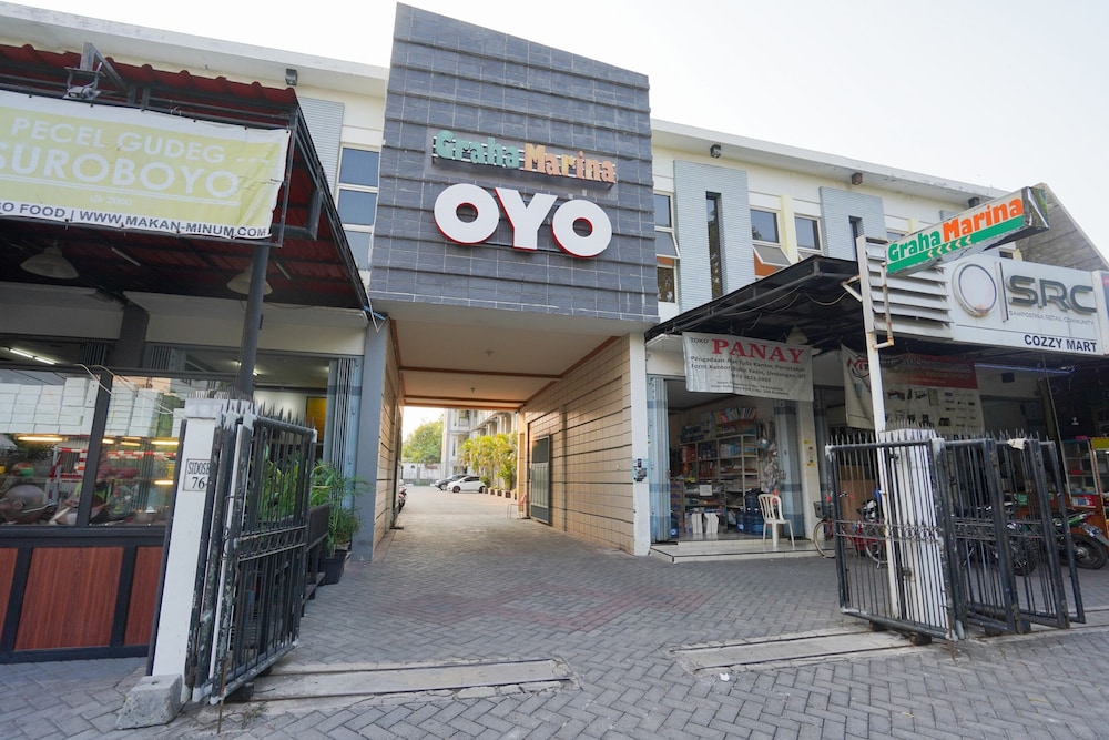 Oyo 2075 Graha Marina 1/54
