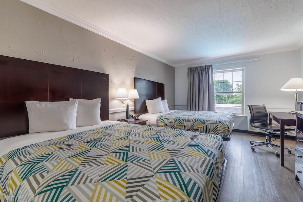 STANDARD, 2 QUEEN BEDS