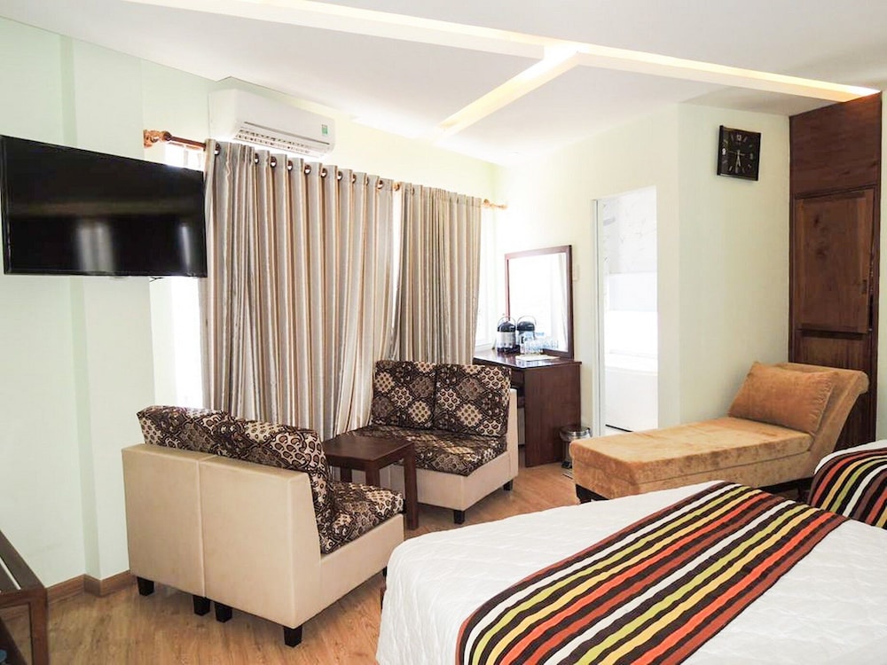 Art Deluxe Hotel 25/60