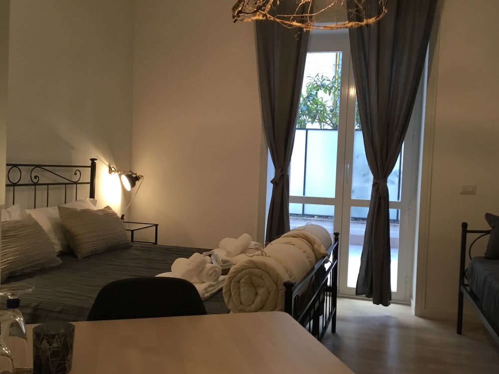 Le Fate Suites 7/26