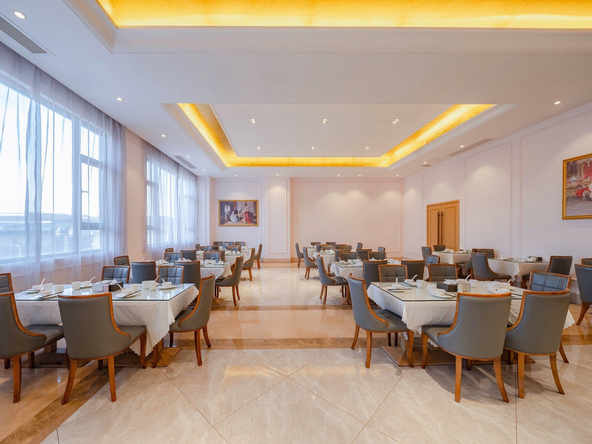 Vienna International Hotel (Dongguan Qishi Center) 43/47