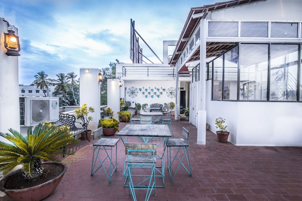 AISHWARYA RESIDENCY 63/70