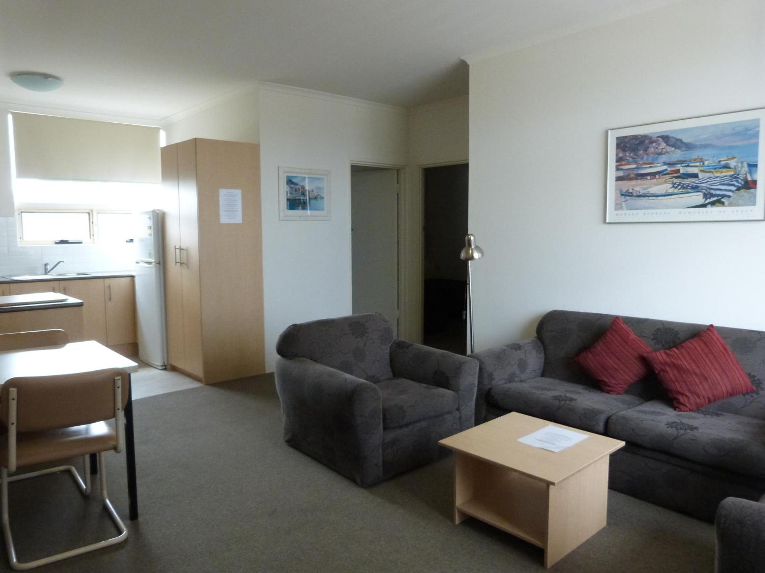 Glenelg Holiday Apartments- Corfu 11/20