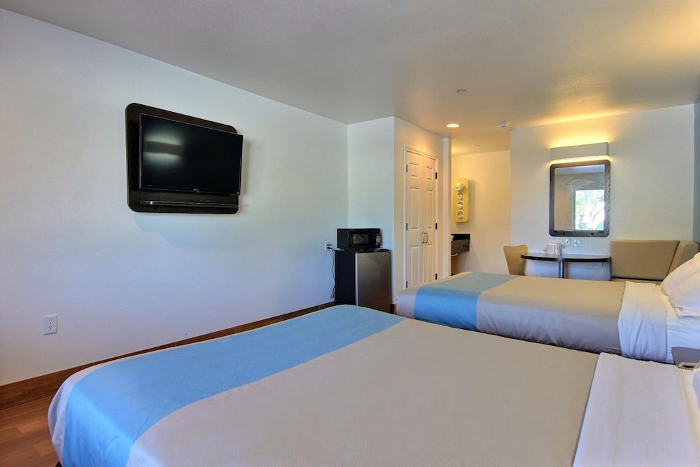 Motel6 Rockport, TX 24/58