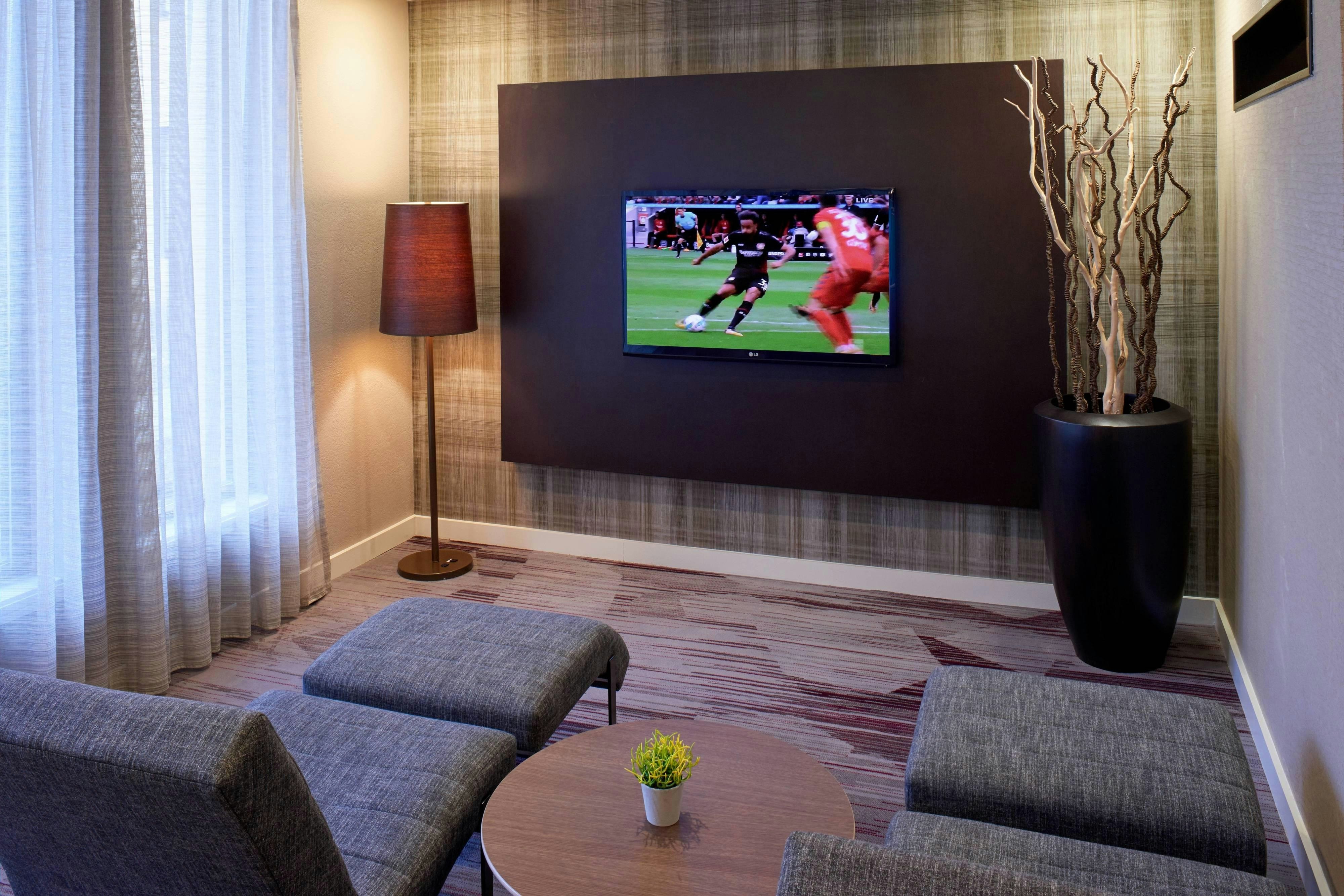 Courtyard By Marriott Detroit Metropolitan Airport Romulus 3/10