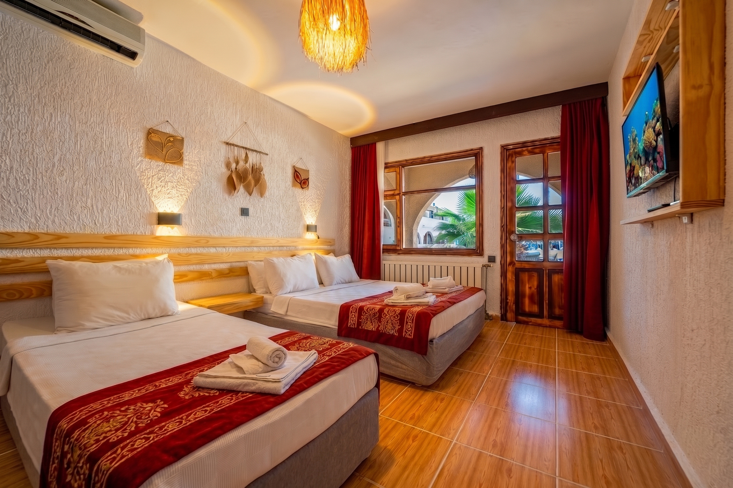 Standard, Pool or Sea View