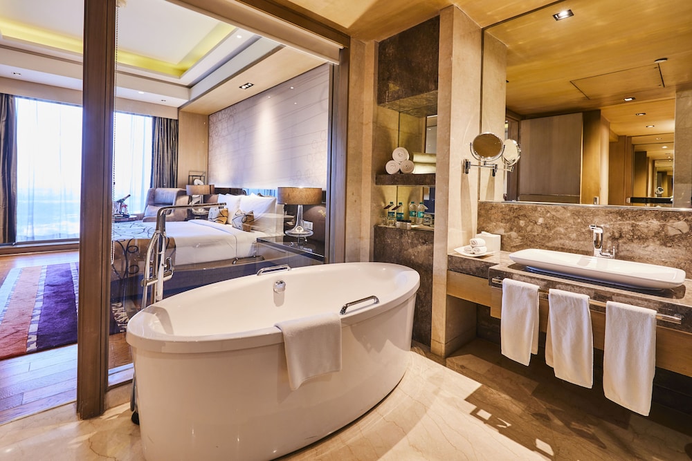 Crowne Plaza Rohini 53/73