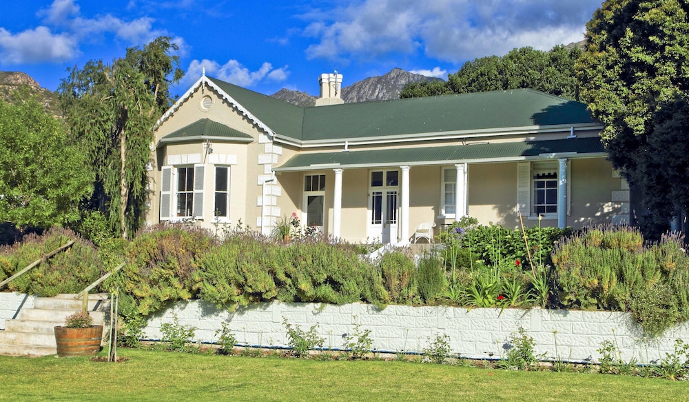 Montagu Vines Guest House 34/50