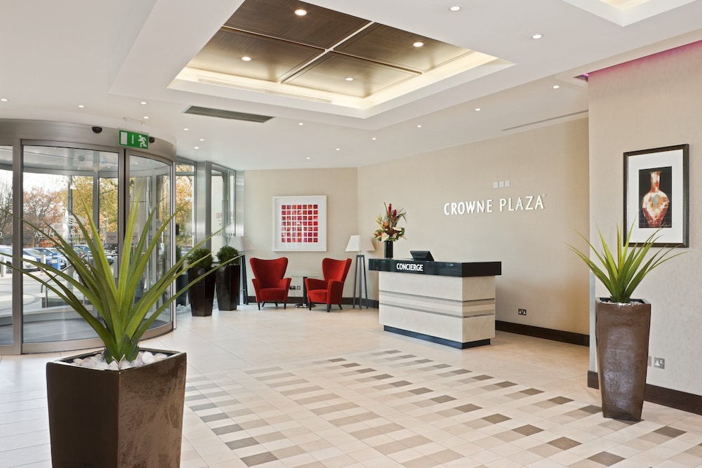 Crowne Plaza London Gatwick Airport 6/83