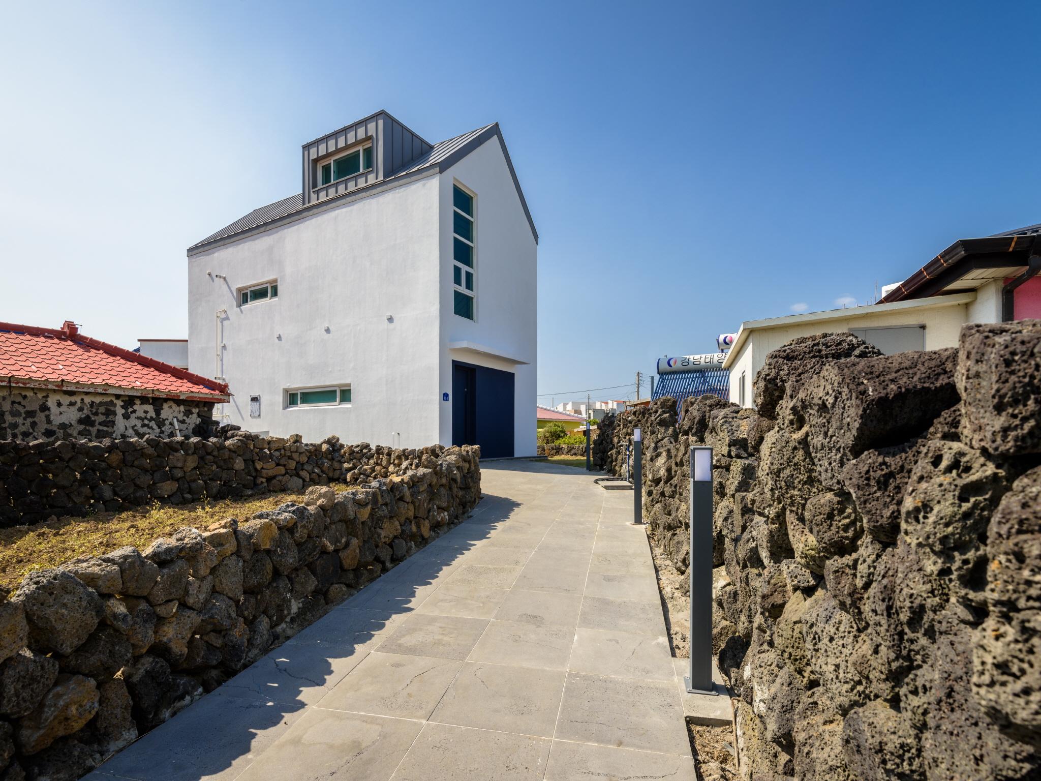 Jeju Woljeong-Ri-Ae Pension 15/17