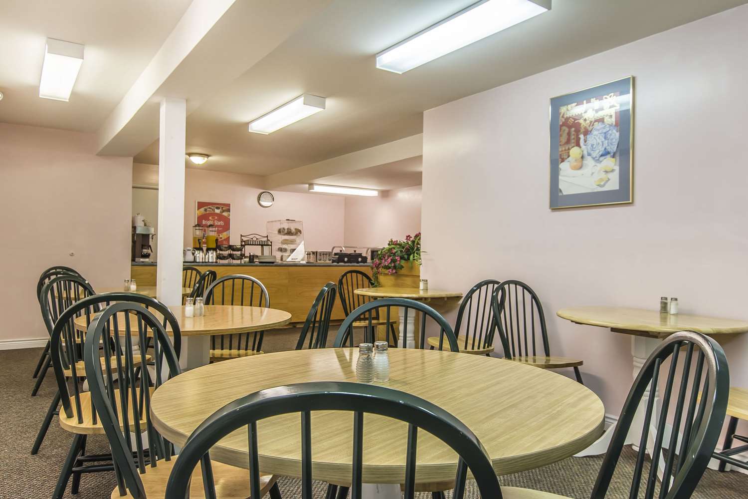 Econo Lodge Inn Suites Saint John 30/38