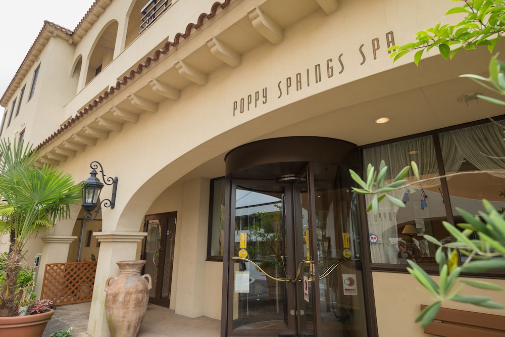 Poppy Springs Resort & Spa 2/63