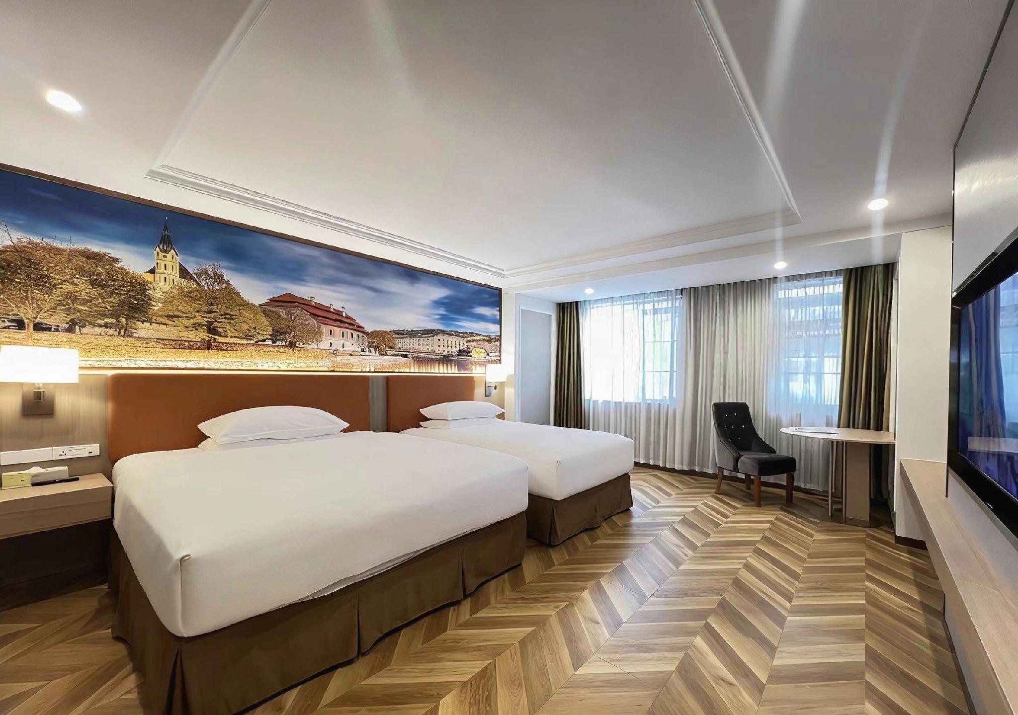 Vienna Hotel (Yangshuo Yinxiang) 24/56