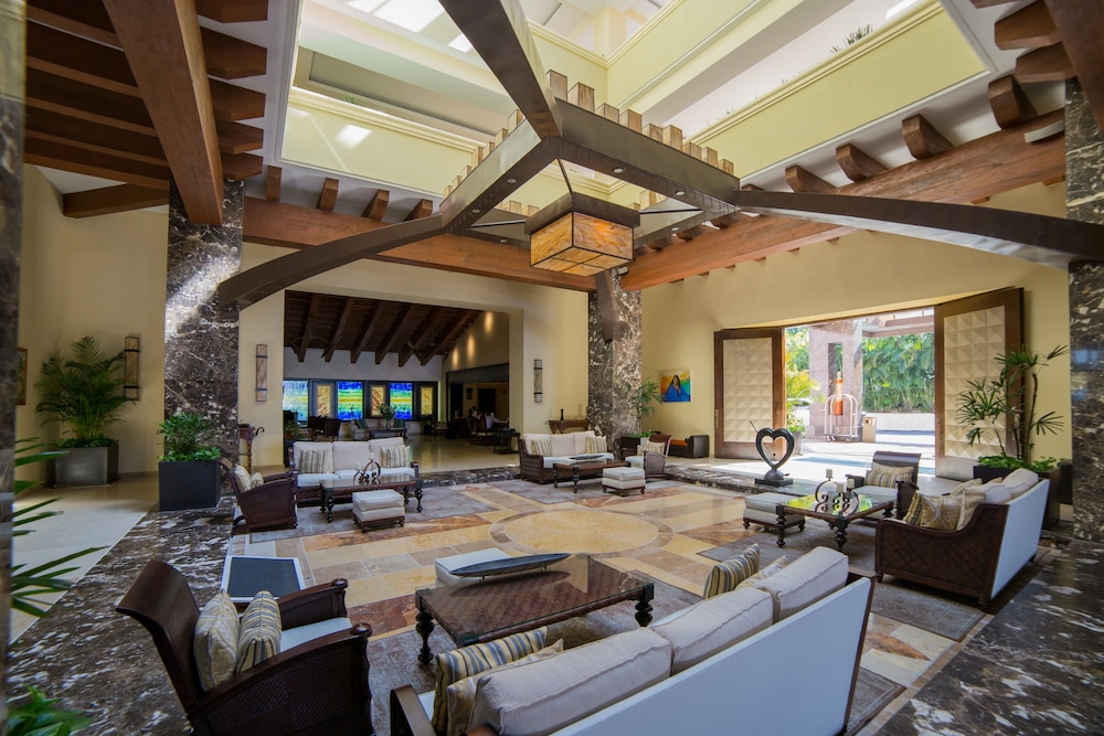 Garza Blanca Residences 52/74