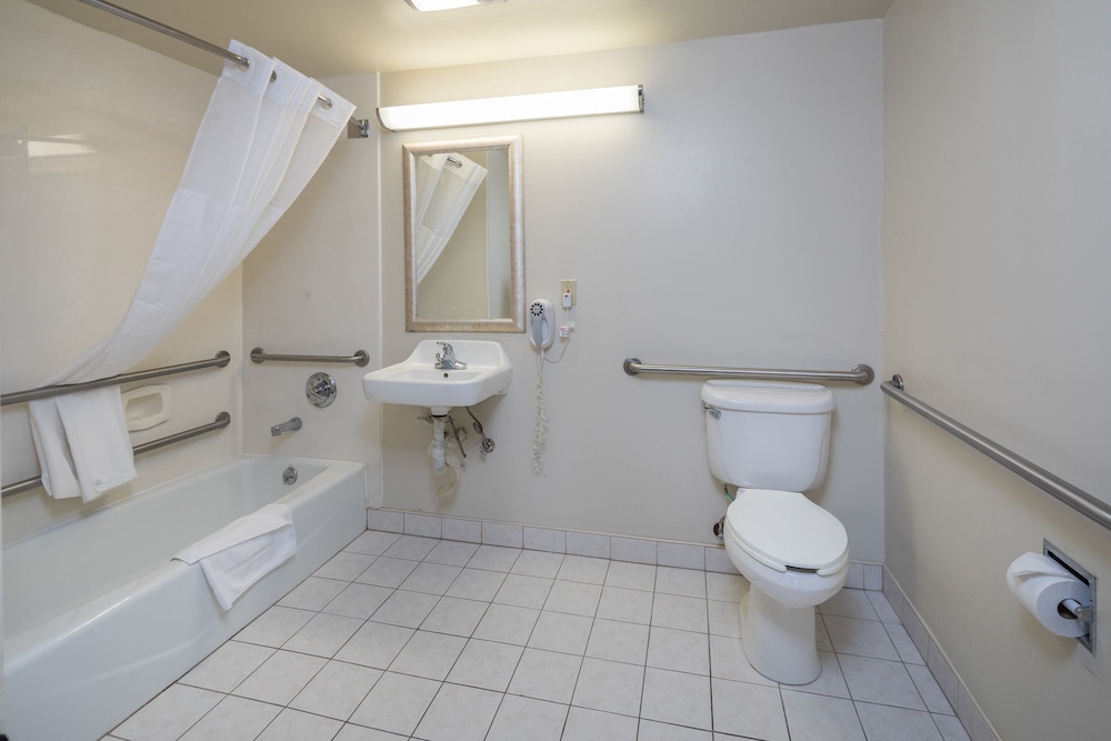Soma Park Inn – Civic Center 46/50