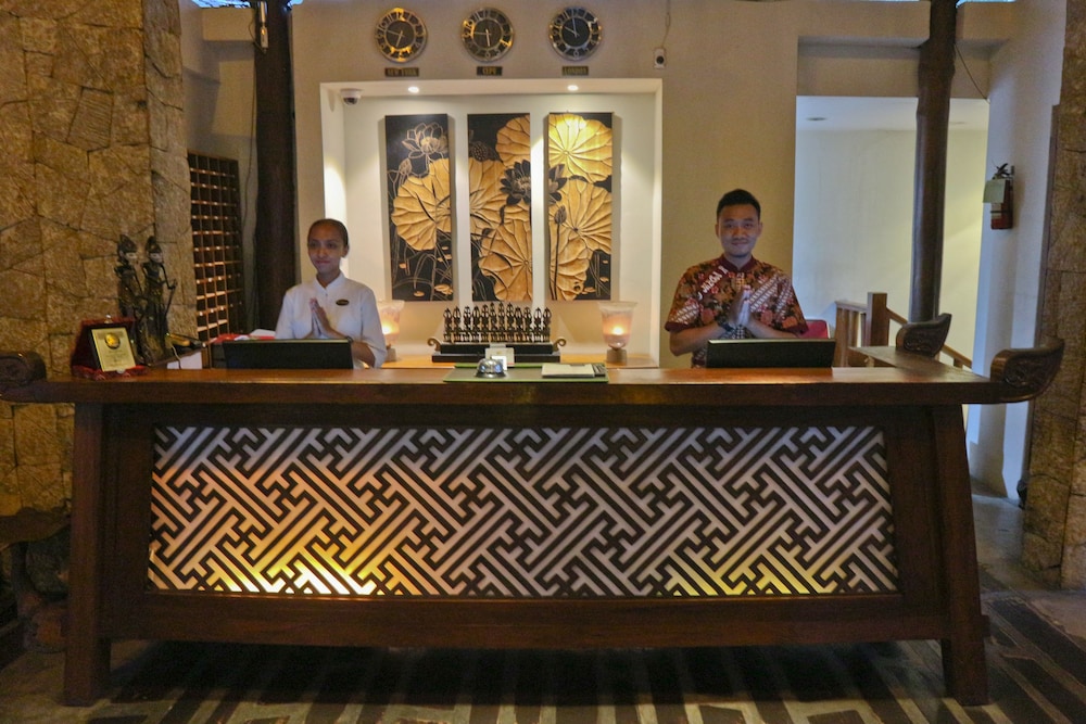 Grand Mega Resort and Spa Cepu 1/30