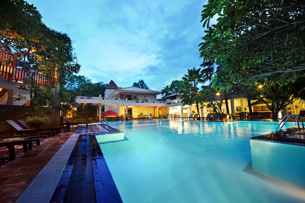 Mandara Rosen Hotel in KATARAGAMA