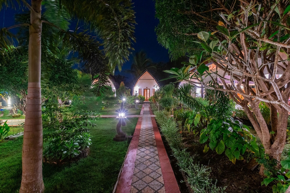 Penida Sunset Ocean View Bungalows 48/59
