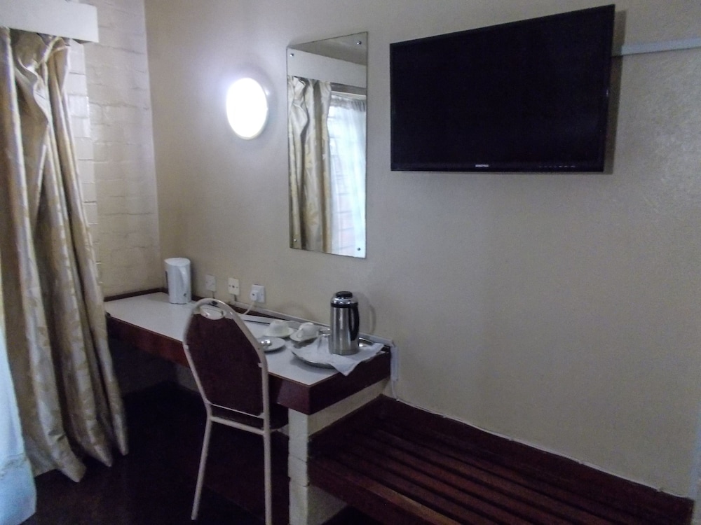 Ndeke Hotel 24/33