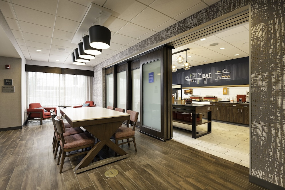 Hampton Inn Buffalo - Amherst 33/41