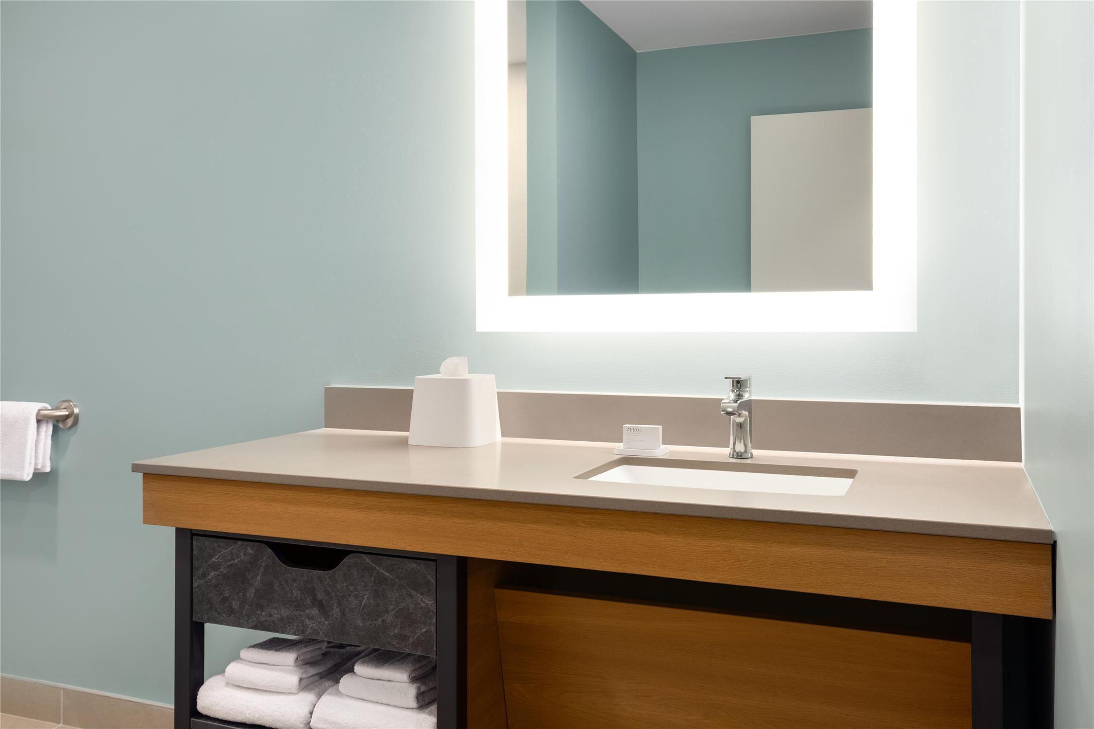 LivSmart Studios by Hilton Kokomo 34/35