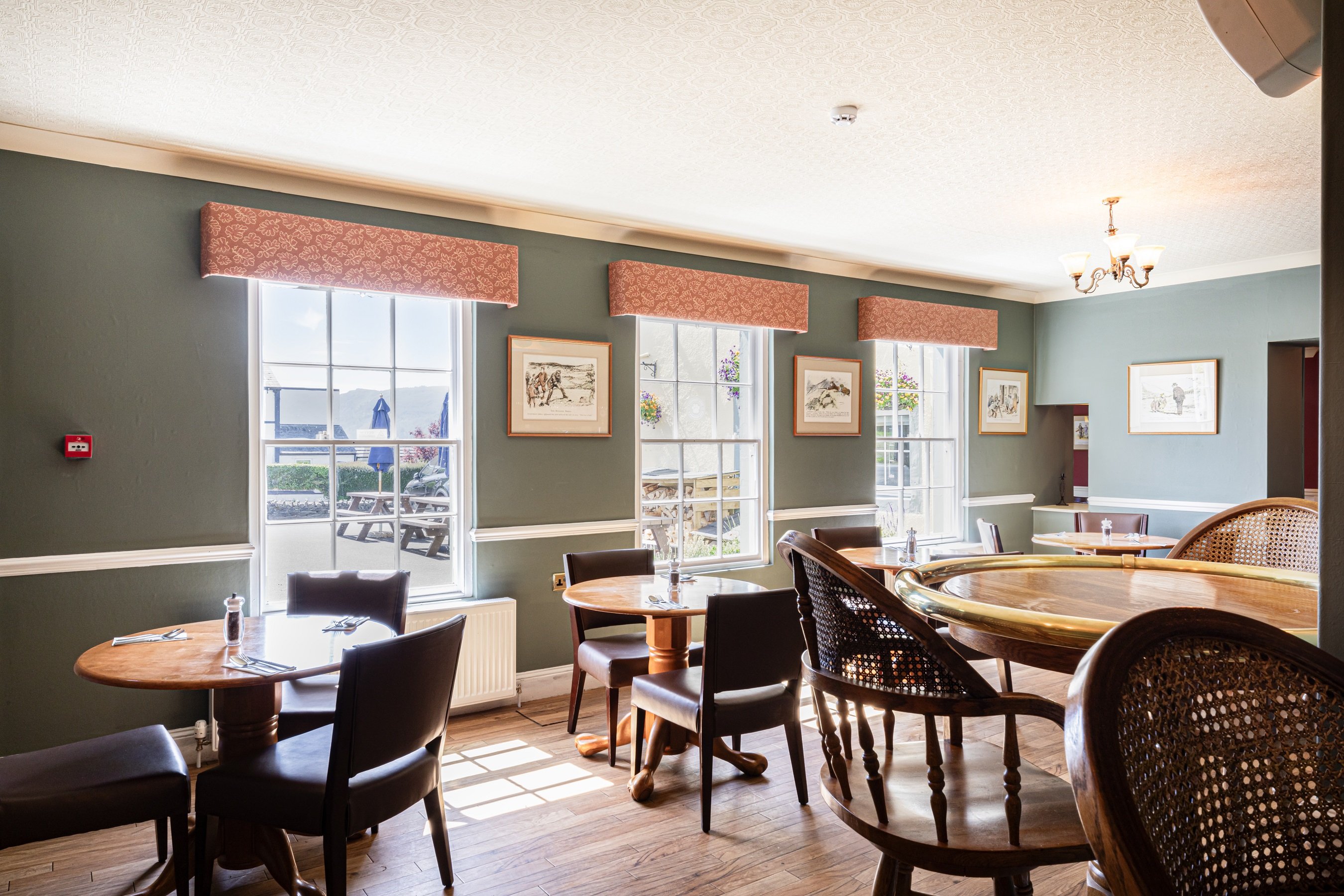 Lake District Castle Inn 36/50
