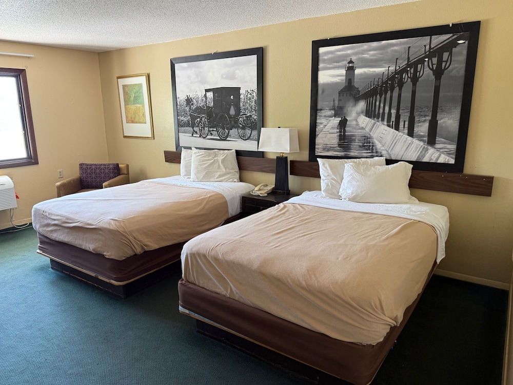 Americas Best Value Inn Webster City 15/53