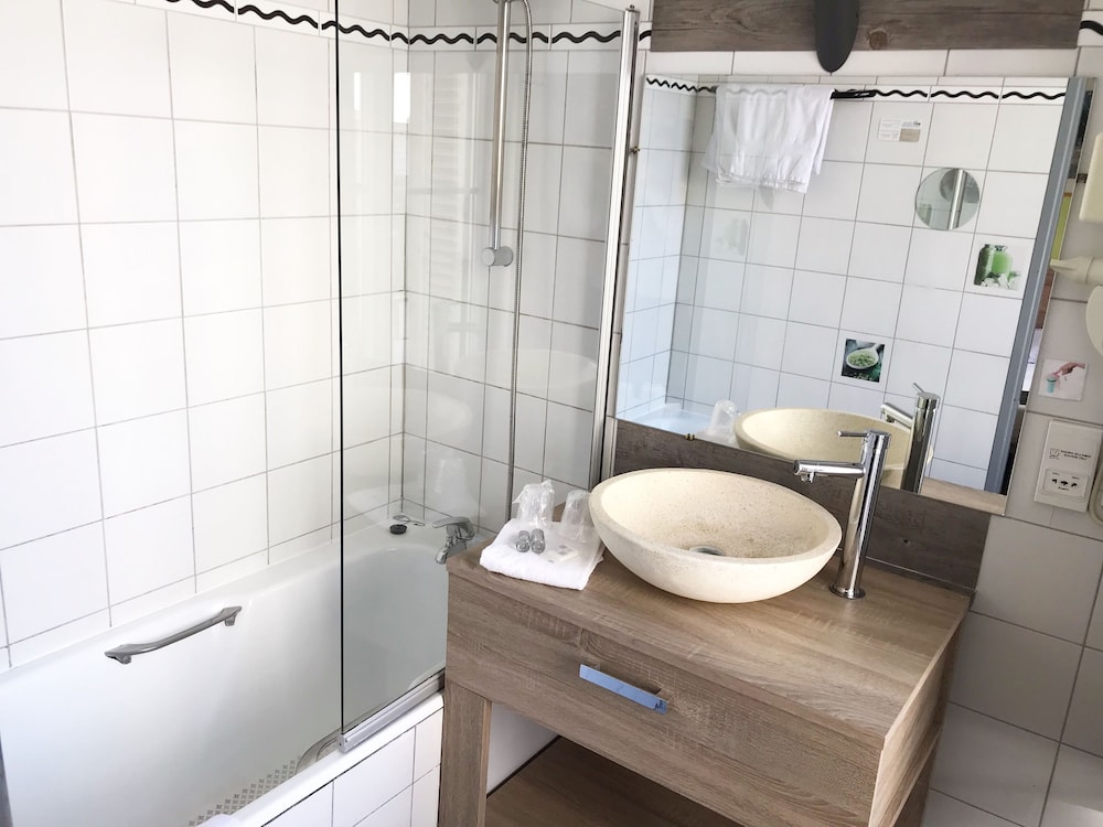 Brit Hotel Aux Sacres - Reims Centre 47/51