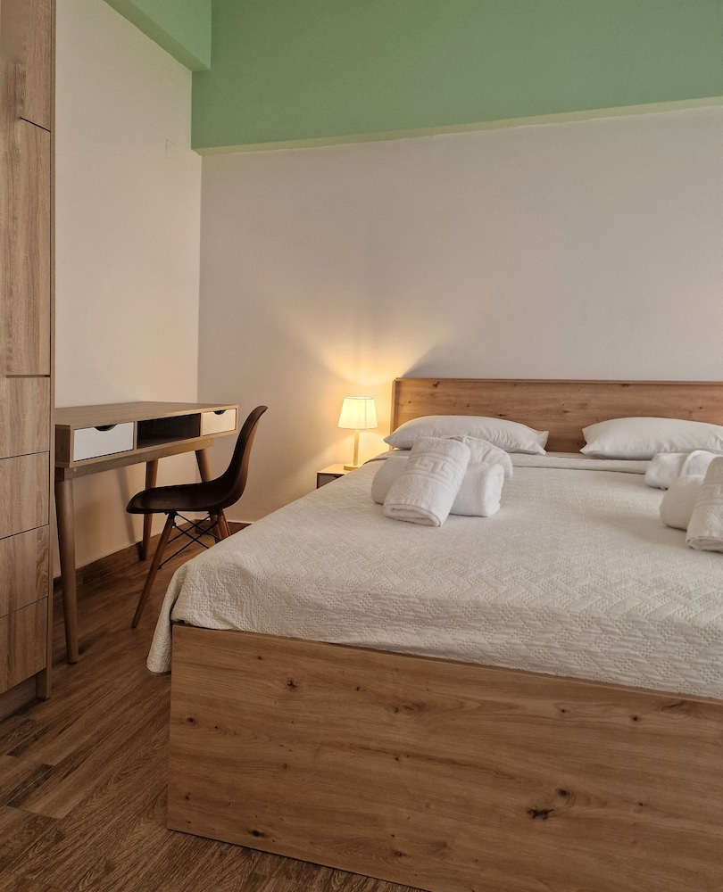 Agora Residence 24/50
