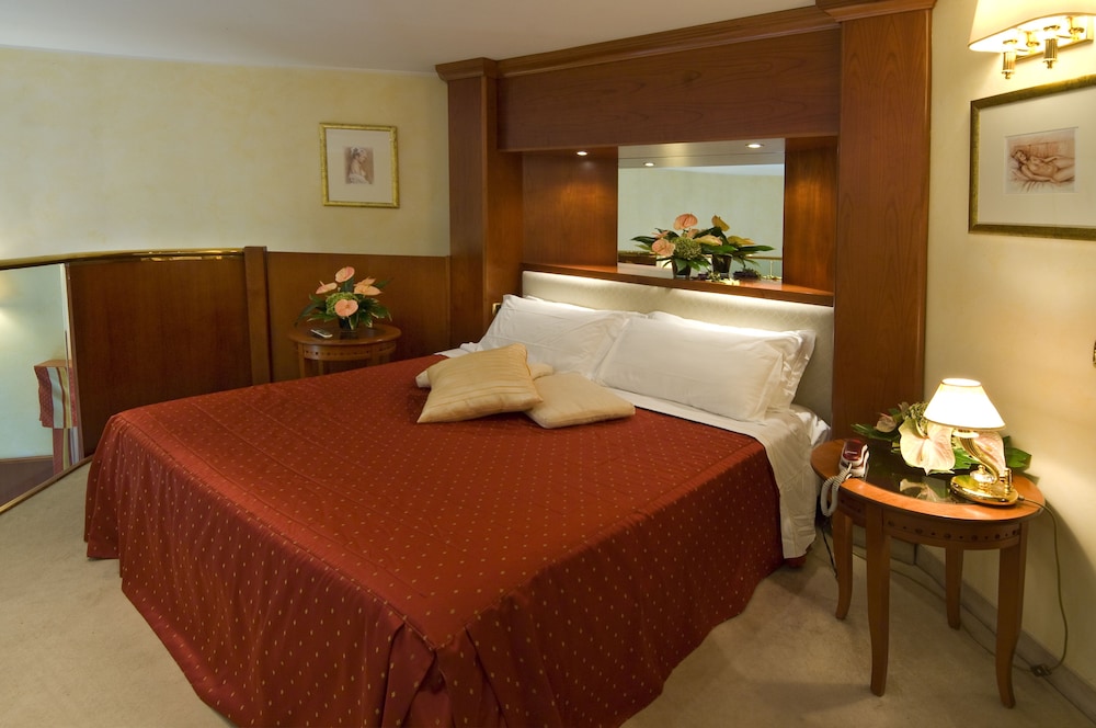 As Hotel Monza 10/56