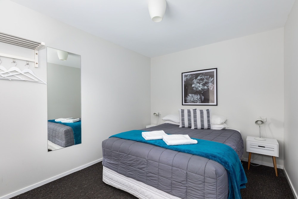 Arrowtown Motel Apartments 12/72