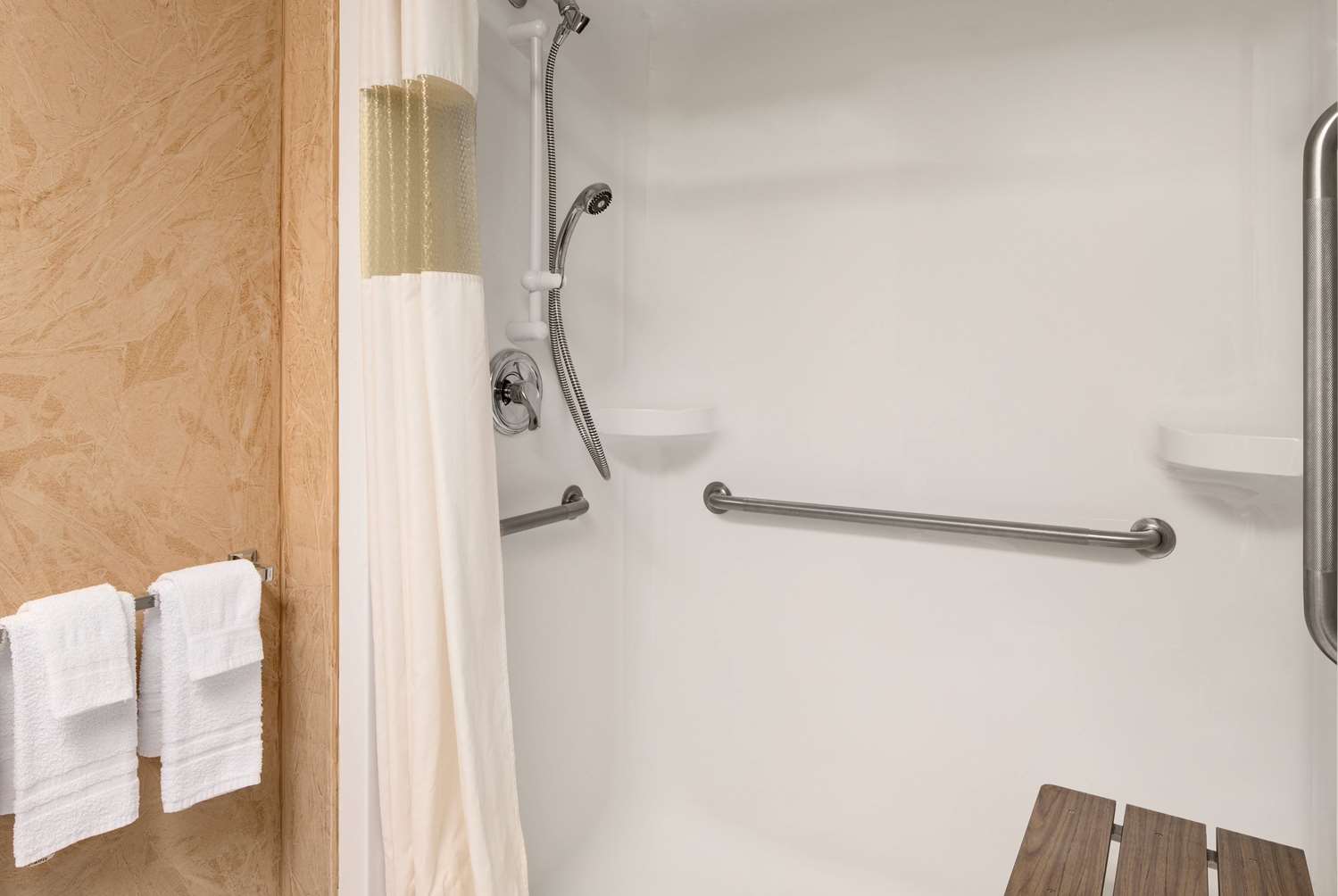 Days Inn By Wyndham Leamington 15/15