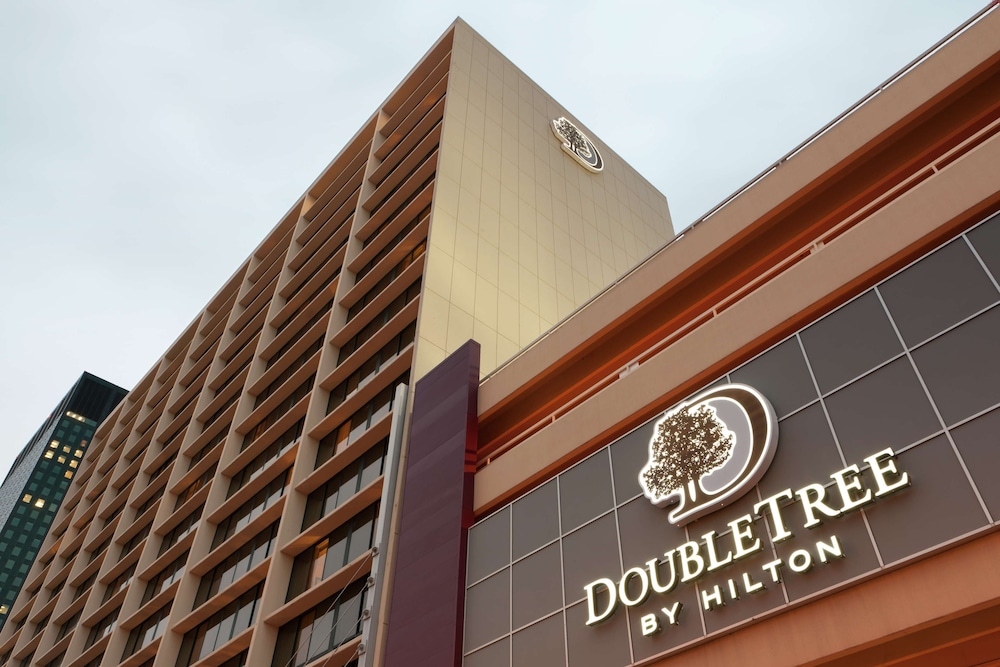 DoubleTree by Hilton Cleveland Downtown Lakeside 58/67