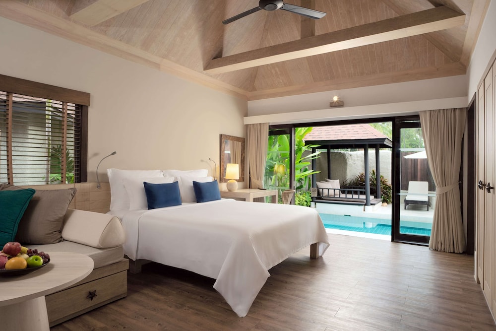 POOL, VILLA