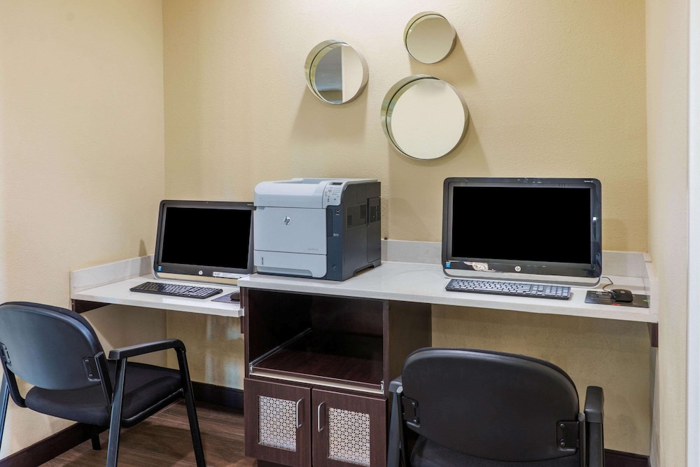 La Quinta Inn & Suites by Wyndham Artesia 41/58