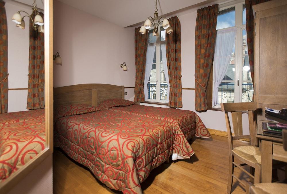 Room, Double Bed, Street View